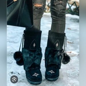 Auth Manitobah Mukluks Black 🖤Real Rabbit 🐇 Fur Winter Boots for Women Size 10
